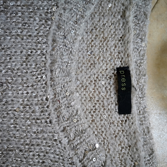 🔵 3/$30 Cute pull over Sweater - Picture 13 of 15